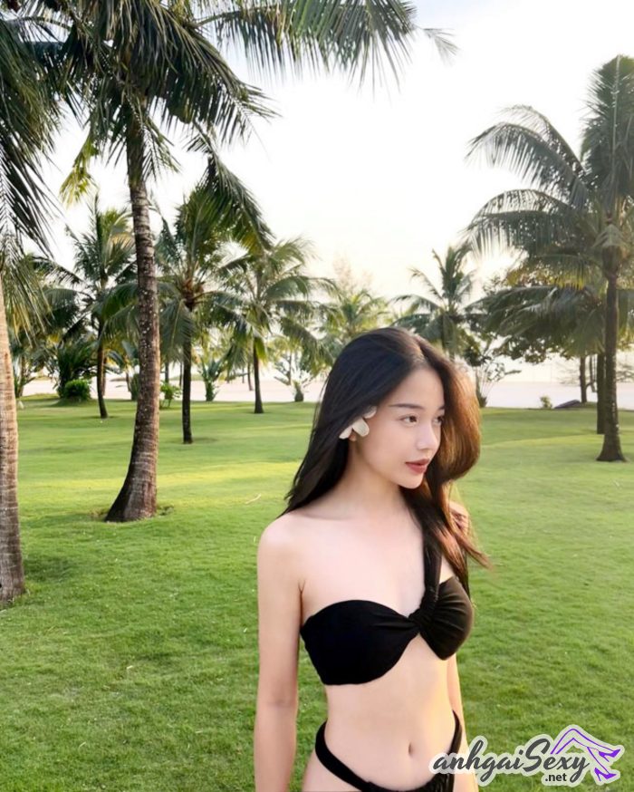 Ảnh Linh Ngọc Đàm Bikini